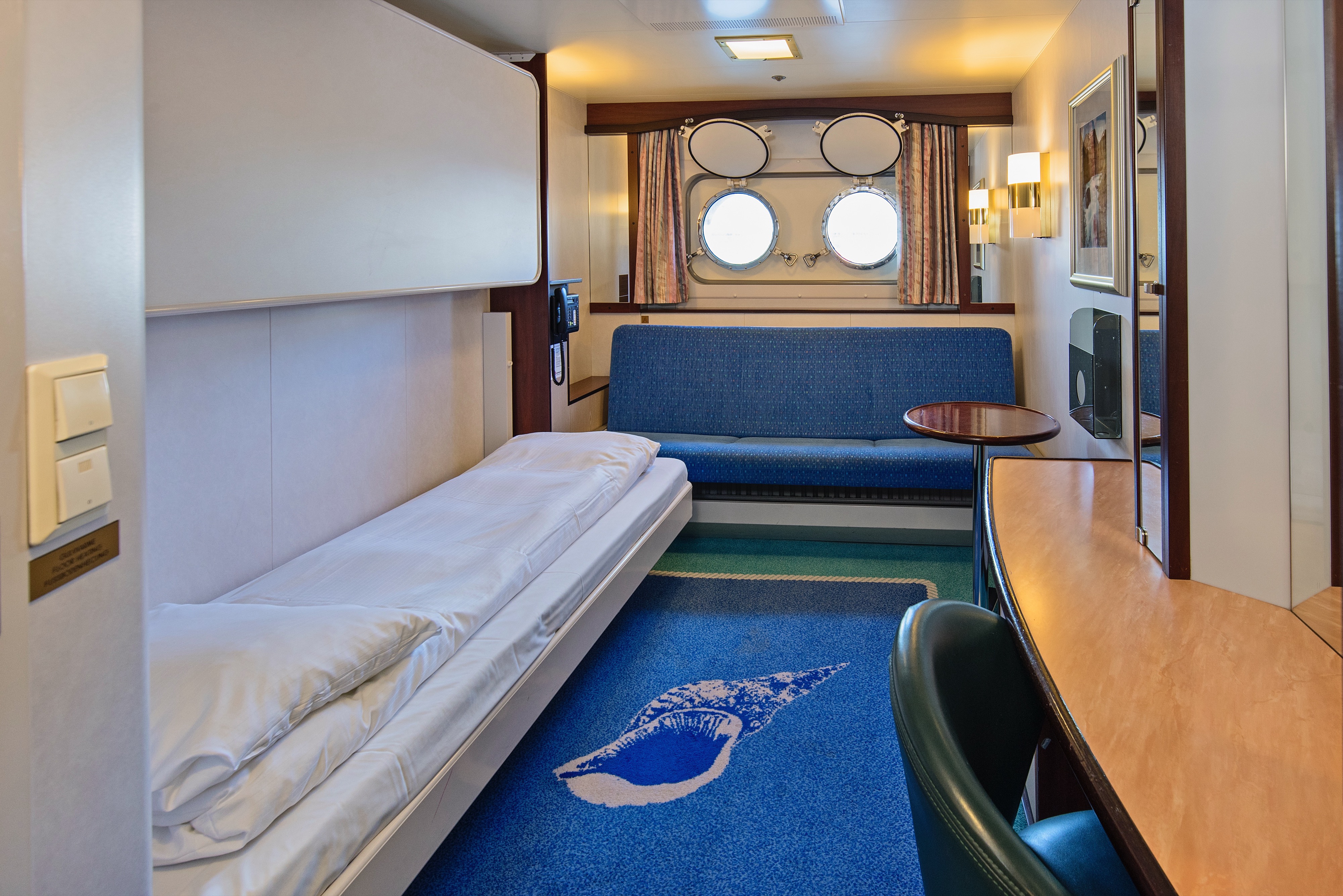 Polar Outside | Lower deck for up to 3 travellers